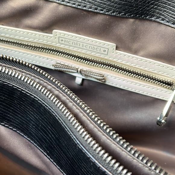 Black Henri Bendel purse - Picture 6 of 7